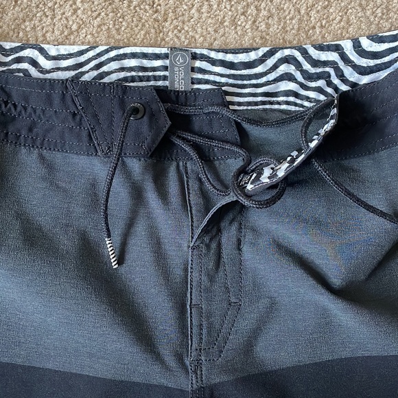 Volcom Stoneys Men’s Swim Trunks. - Picture 7 of 14